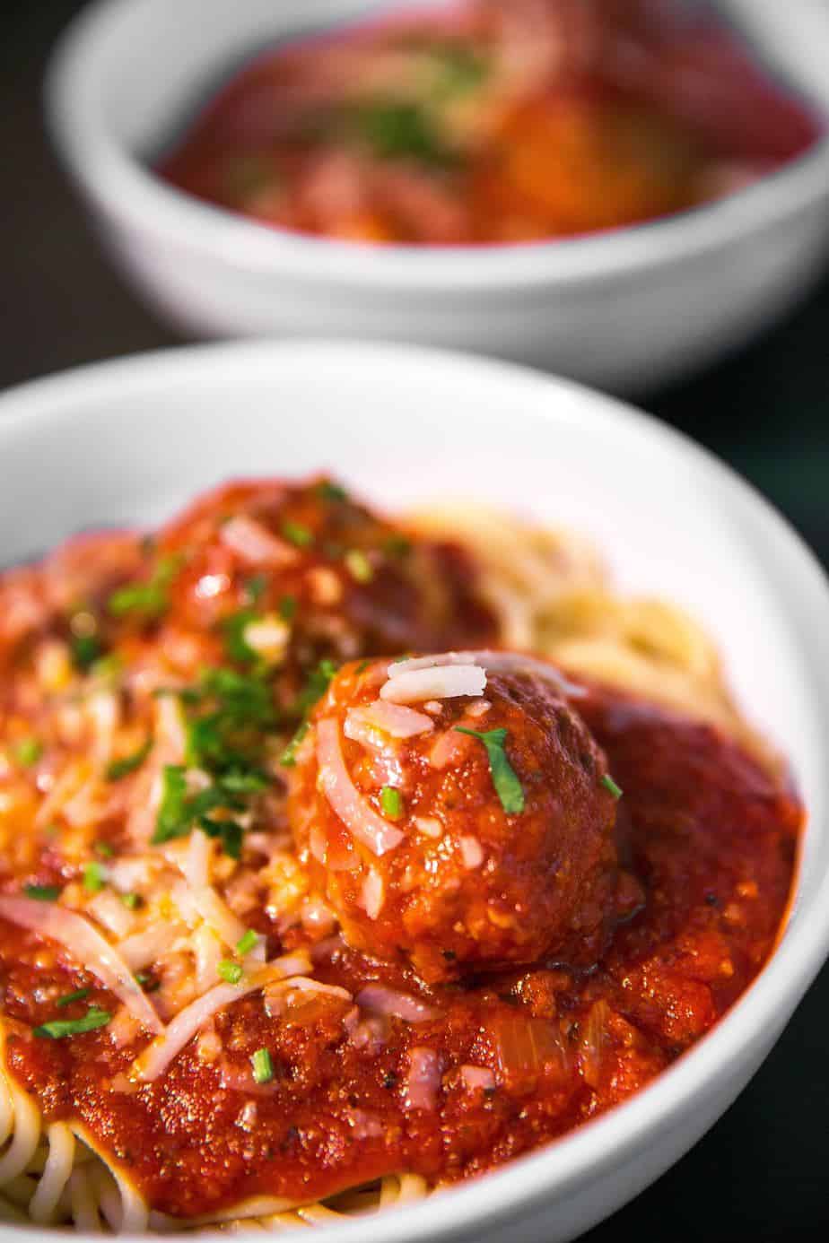 spaghetti sauce added to the pasta is a common mistake